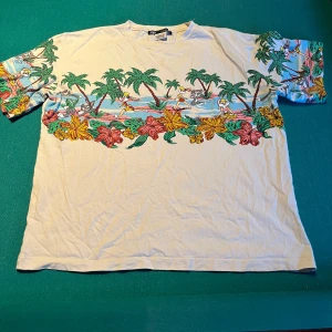 T-shirt  - Fin T-shirt i storlek S från Zara