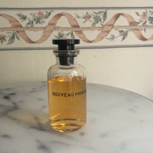 Louis Vuittton Parfym - Louis Vuitton Parfym 100 ml. Doftnoter är på sista bilden😊