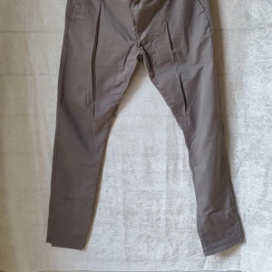 Chinos - Chinos från märket Smog, strl 30.