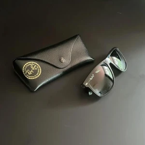 Ray-ban boyfriend - Ray-ban boyfriend glasögon | Kommer med fodral | Mycket bra skick | Riktigt snygg accessoar