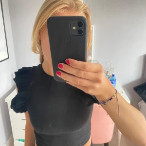 svart topp från zara - Svart topp i nyskick