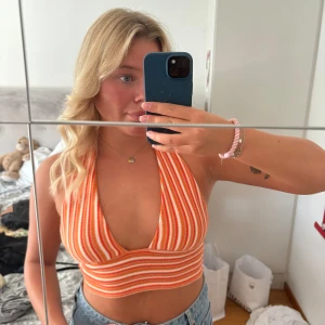 Halterneck topp - Jätte fin orange topp, halterneck💕