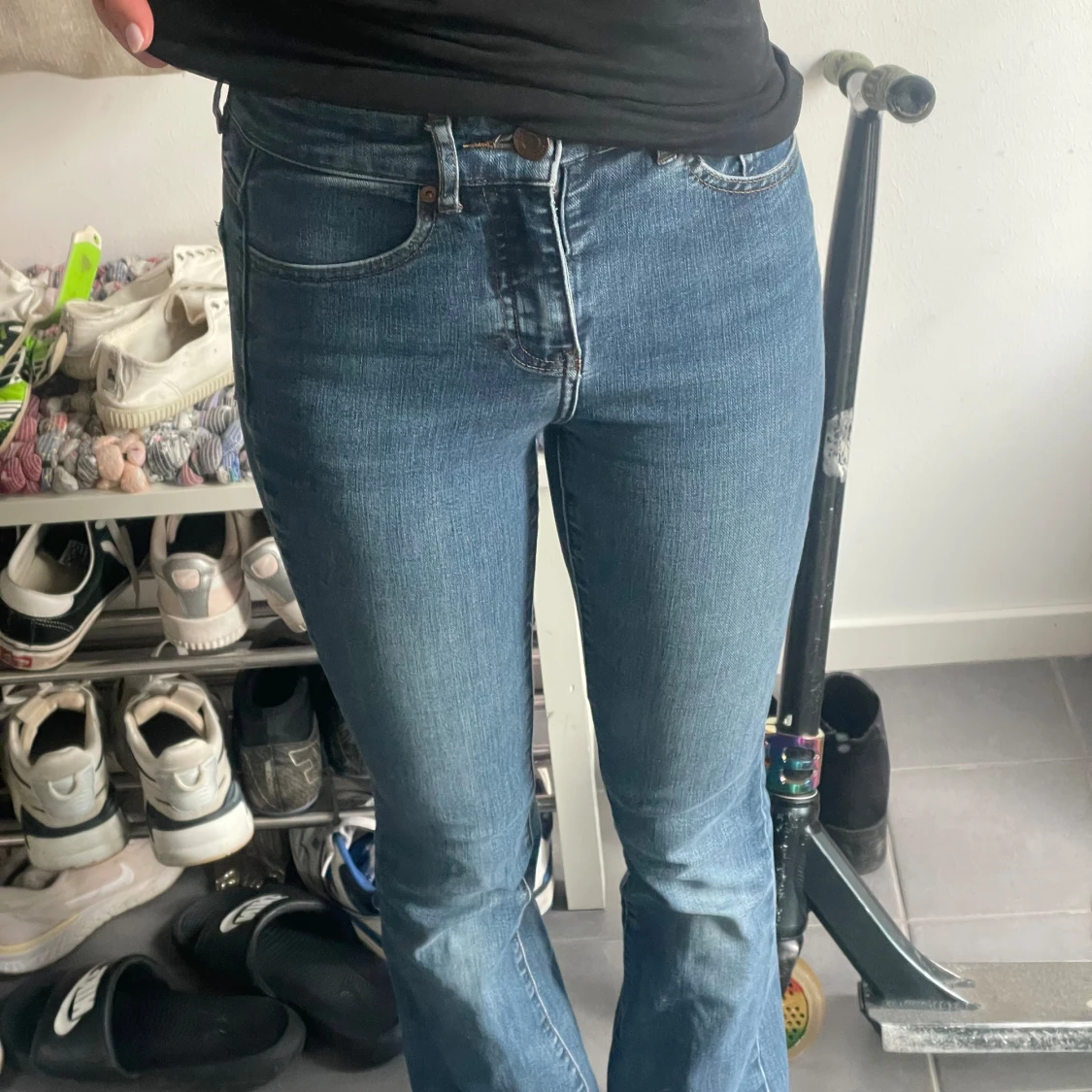 Mörkblå bootcut jeans  - 90