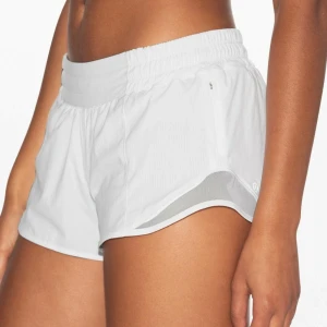 lululemon shorts - super snygga Lululemon short, perfekta att träna i🥰