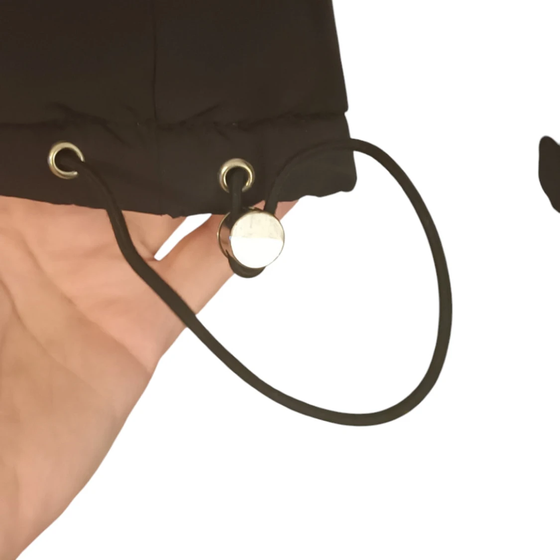 Svart pufferjacka från Divided - 90