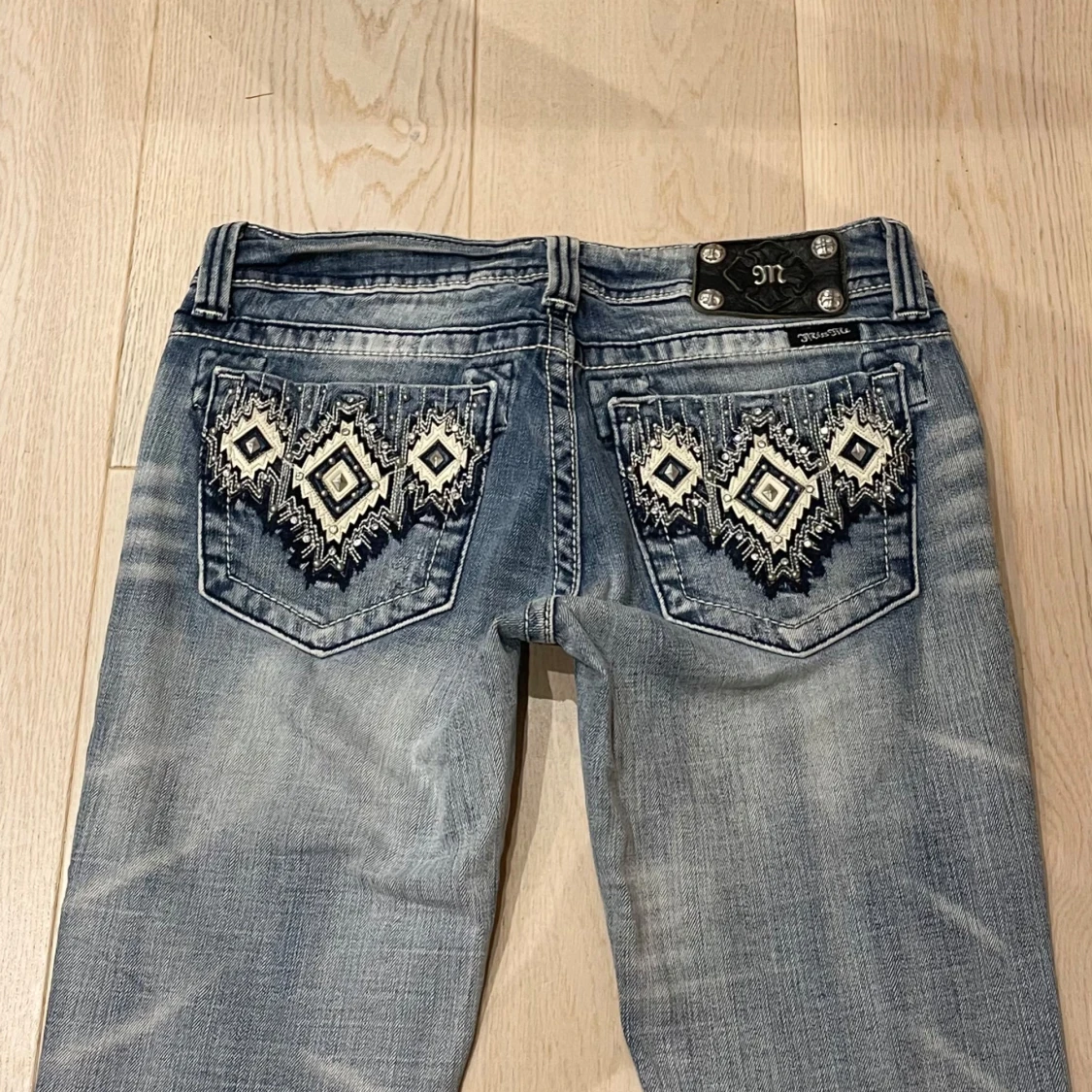Lågmidjade bootcut jeans från Miss Me😍 - 92