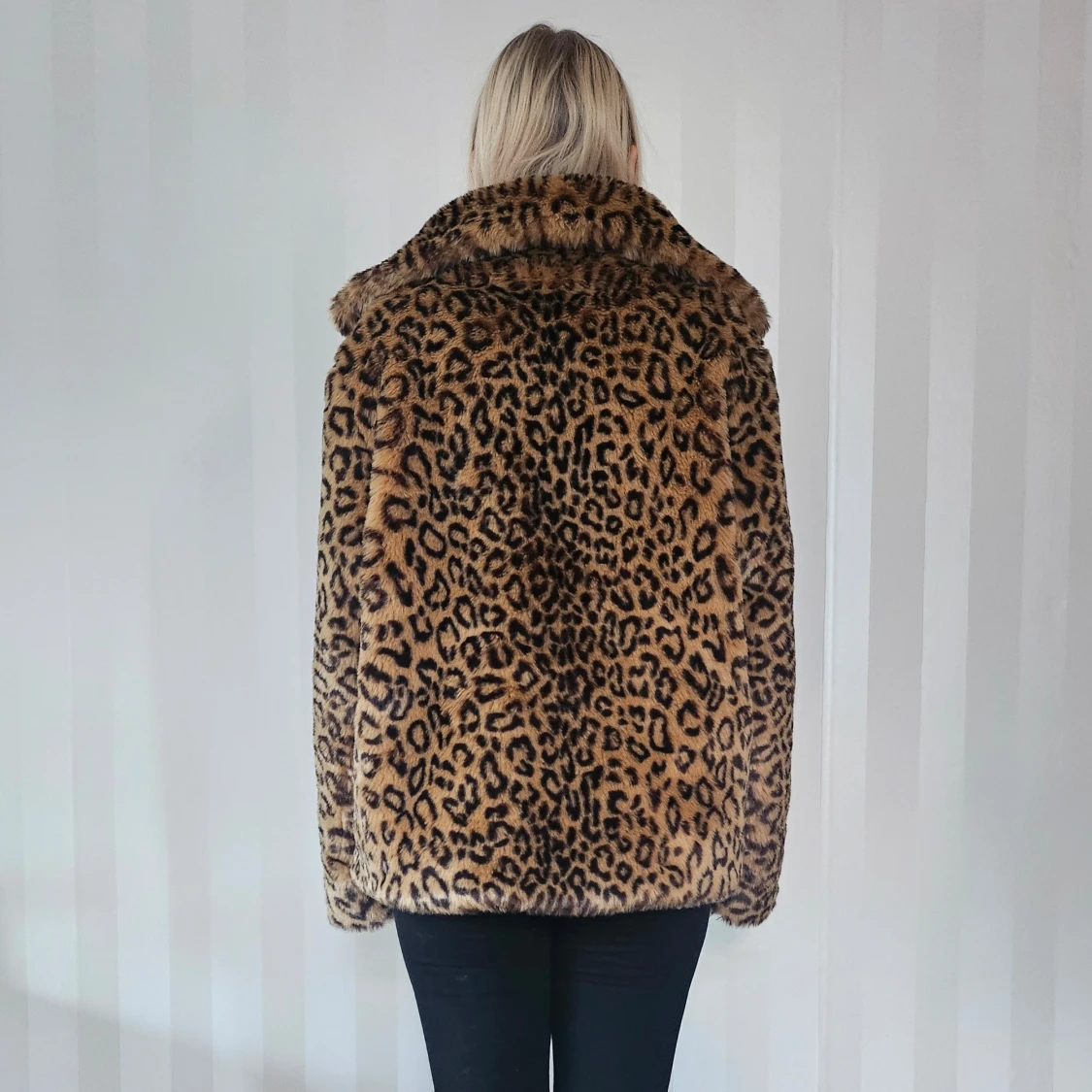 Leopardmönstrad pälsjacka - 92