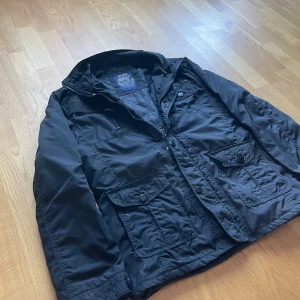 Field jacka - Fint skick | bra passform | tunn o skön | sitter som M | pris kan diskuteras vid snabb affär 