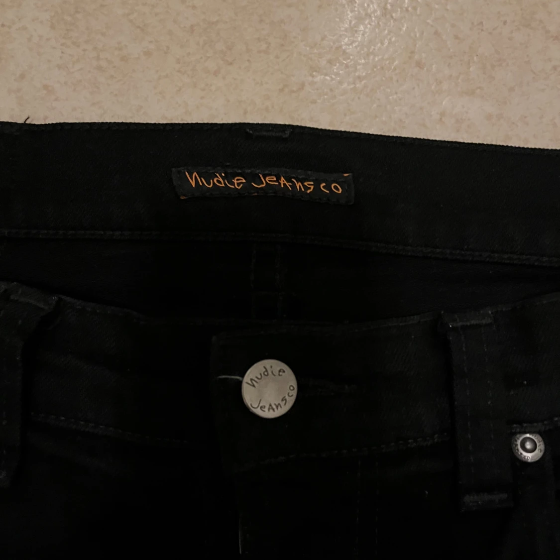Svarta jeans ifrån nudie jeans - 4
