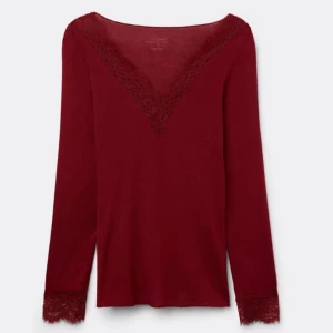 Intimissmi Tröja!! - Jätte fin intimissmi tröja i bra skick! Inte använd mycket! Den är ju tajt i modellen så skulle mer säga att den sitter som en M. Priset kan diskuteras❤️❤️