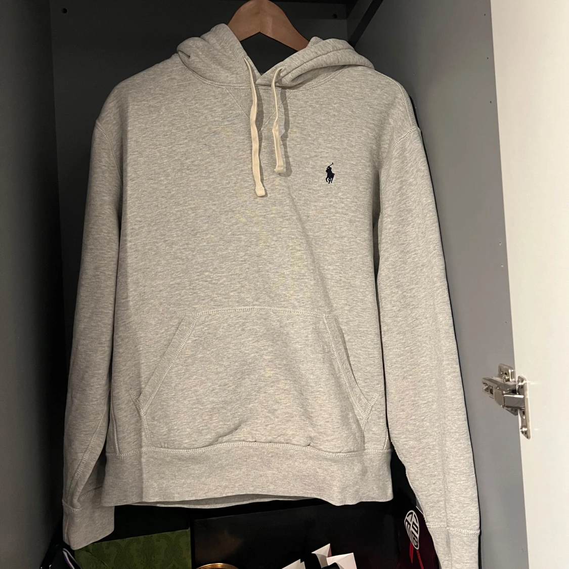 Grå hoodie från Ralph Lauren