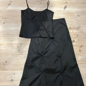 Svart sett  - Super fint sett med paljetter på! ❤️🩷💕