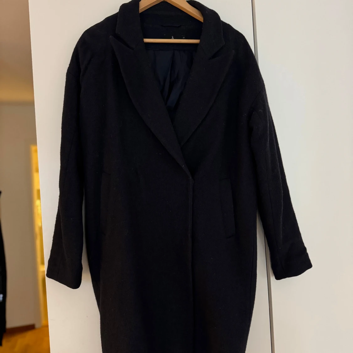 Mörkblå kappa i ullblanding  - 1