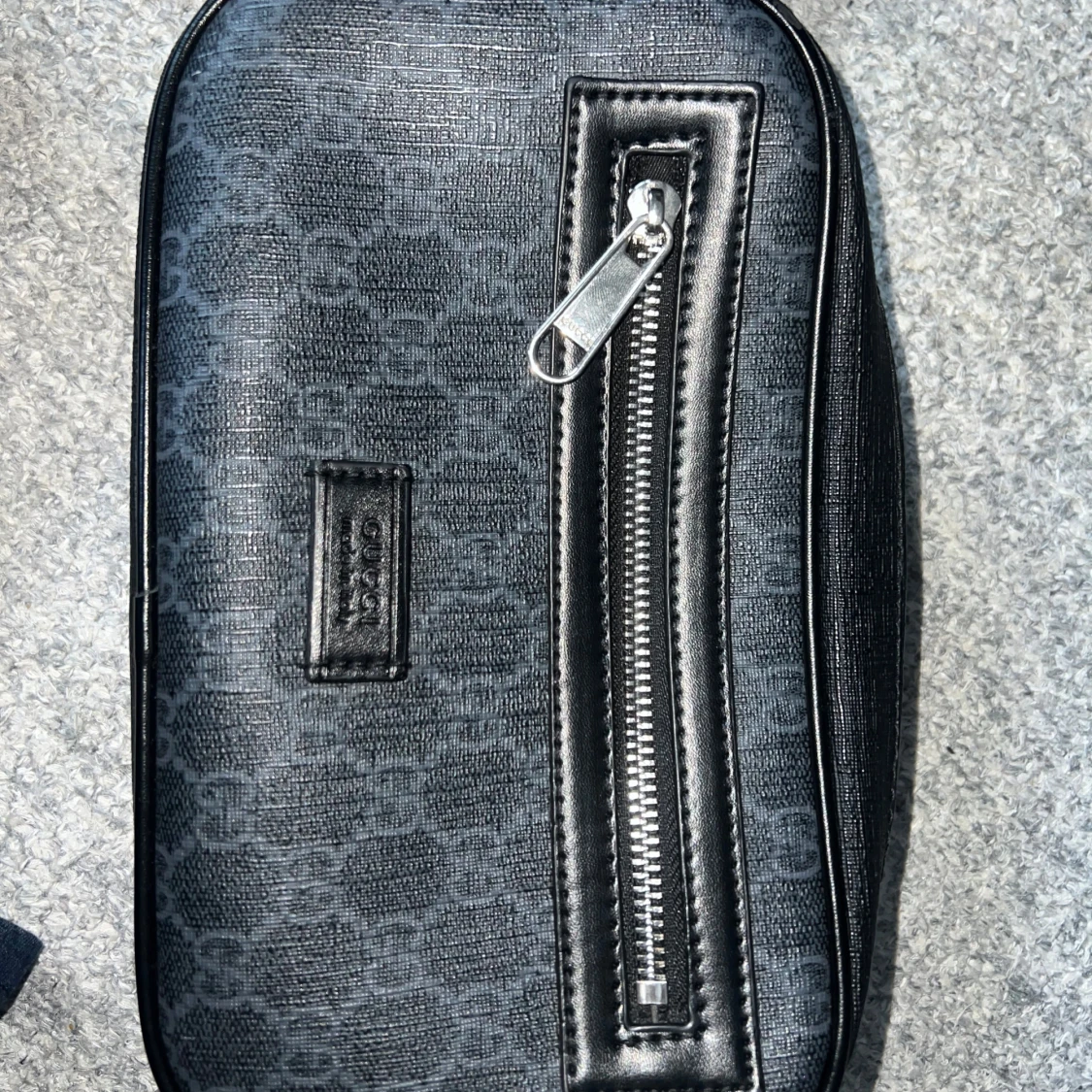 Svart axelväska från Gucci - 2