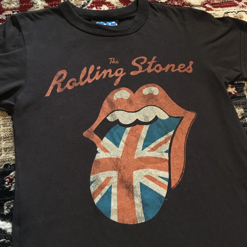 Vintage Rolling Stones band T-shirt! . T-shirts.