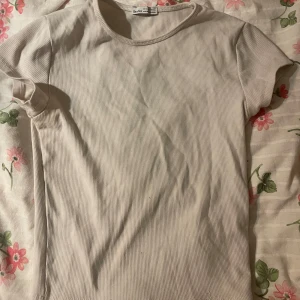 Vit tröja - Vit tröja