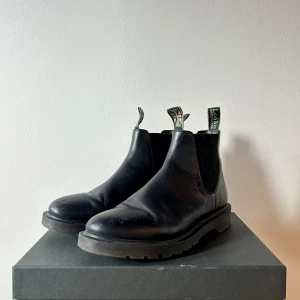 Loake Chelsea boot - Använda en säsong, mycket fräscha.  Nypris 3799