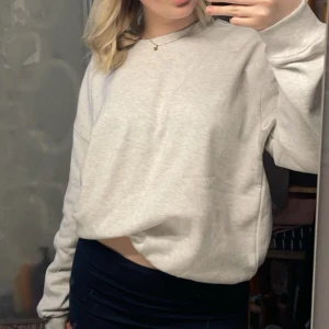 Sweatshirt  - Sweatshirt från lager 157 som inte används många gånger, inga fläckar eller liknande