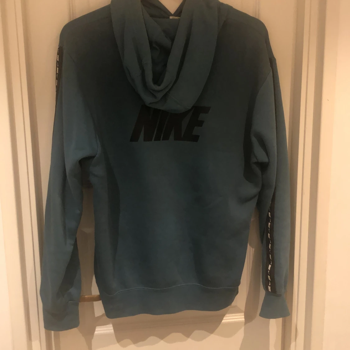 Blå hoodie från Nike - 90