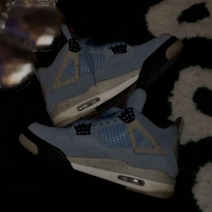 Jordan 4s - University blues Jordan 4s  Strlk 37.5  Har haft på mig dom ett par gånger , ser ut som nya.