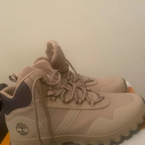 Timberland skor  - Köpt för 1000kr, helt nya, perfekt inför vintern och riktigt snygga, äkta, pris kan diskuteras 