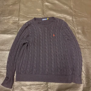 Ralph lauren kabel stickad  - Inget fel på den helt vanligt skick