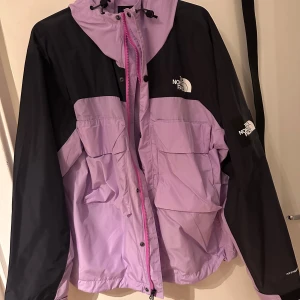 The north face jacka - Helt ny med prislapp. Nypris 2000kr