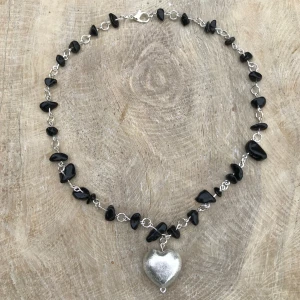 Halsband  - Vackert kristall halsband med silver berlock💍🤍