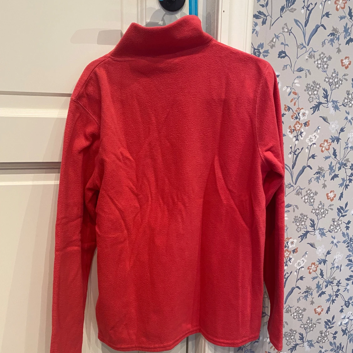 Regnjacka och fleecetröja  - 92