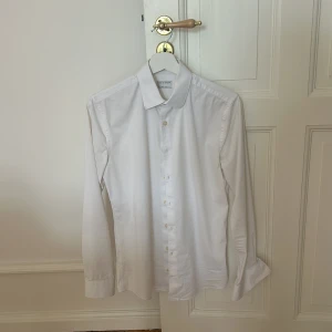 Tiger of Sweden skjorta - Skjorta, extra slim, storlek 38, mycket bra skick