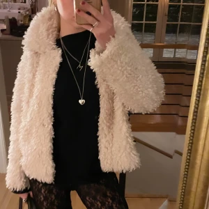 pälsjacka - så fin jacka i bra skick, inga defekter! 