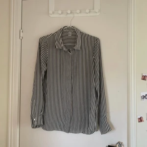 Skjorta - Superfin skjorta från H&M som inte kommer till användning💕