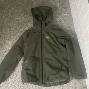 Höglöfs jacka  - Storlek xs, 499kr 