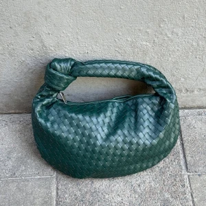 Bottega liknande väska  - Grön bottega liknande väska, 600+frakt