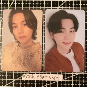 Yoongi pc och pob  - Byta mot bild 2,3,4 eller pc 50kr, pob 140kr, fint skick, frakt 15kr (inte Plick) 