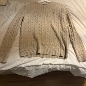 Ralph lauren tröja - Använd ett par gånger!