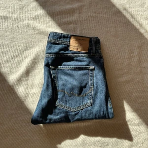 Jack & Jones Jeans - Jack & Jones Jeans i storlek W32 L32. 