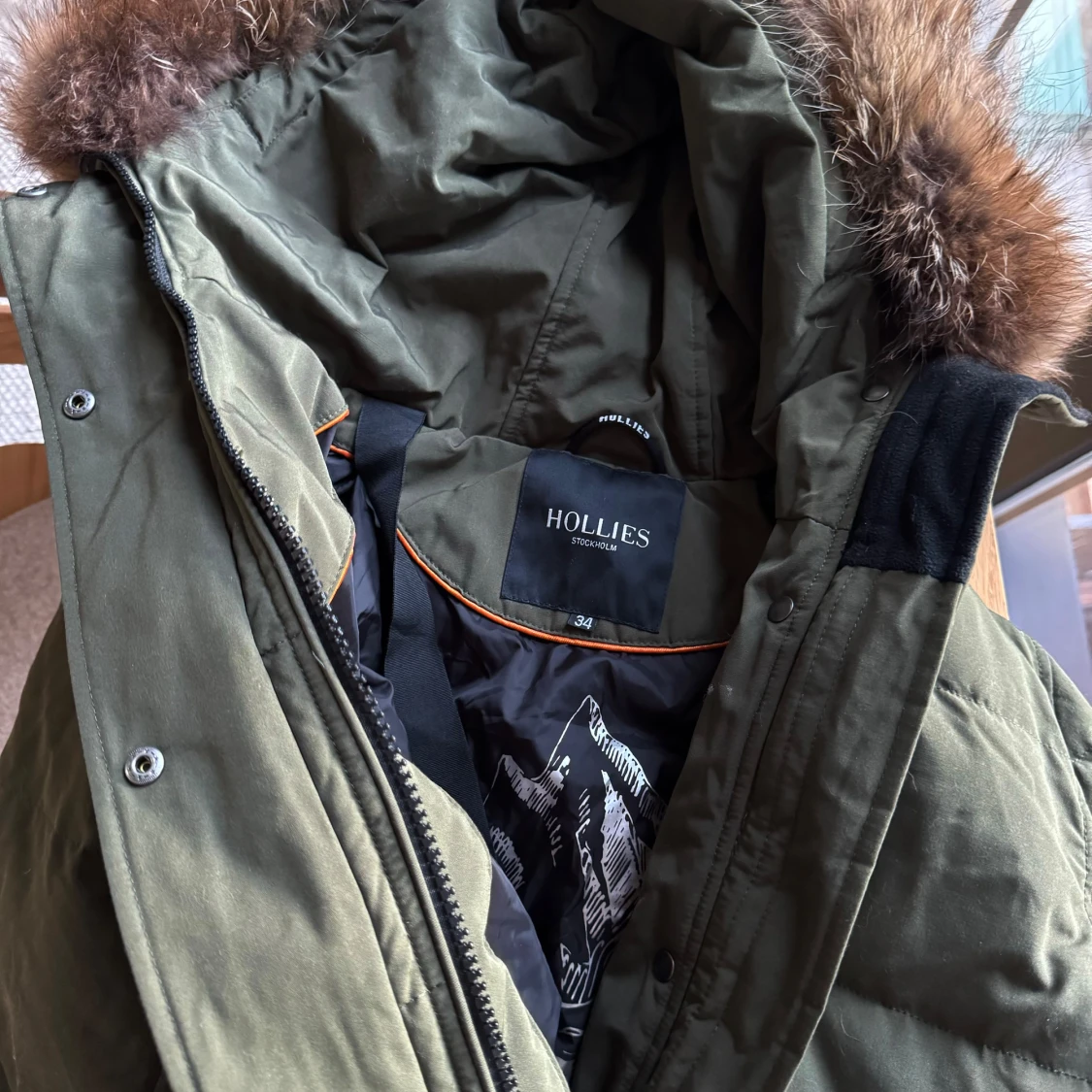 Olivgrön dunjacka från Hollies - 91