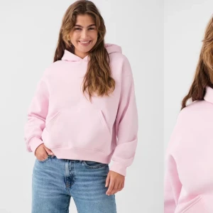 Hoodie från gina - Rosa hoodie från gina i oversized storlek. Inte använd många gånger☺️180+frakt