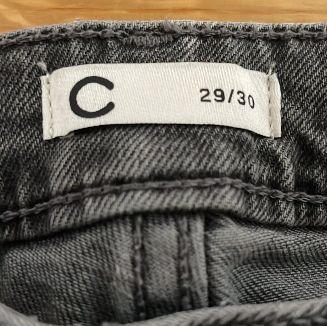 Grå/svarta jeansbyxor - 2