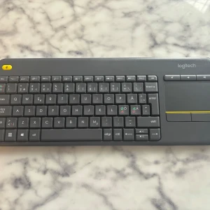 Logitech trådlös tangentbord  - Fint sick fungerar bra 