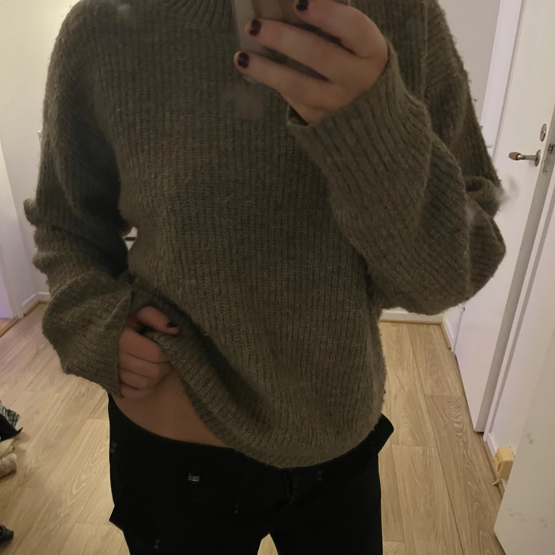 Brun stickad tröja - 1