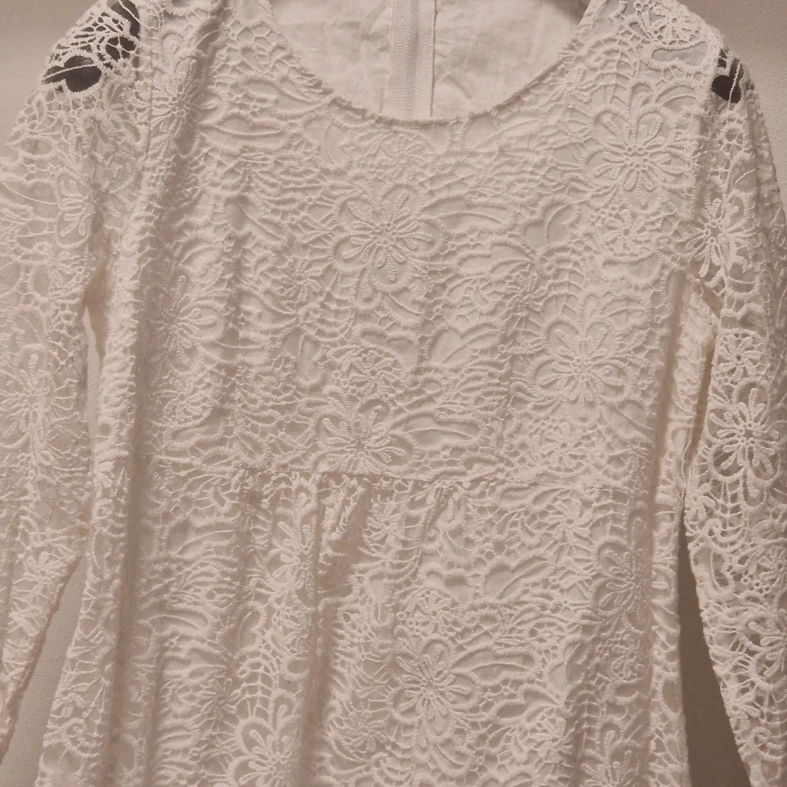 Vit spetsklänning - 1