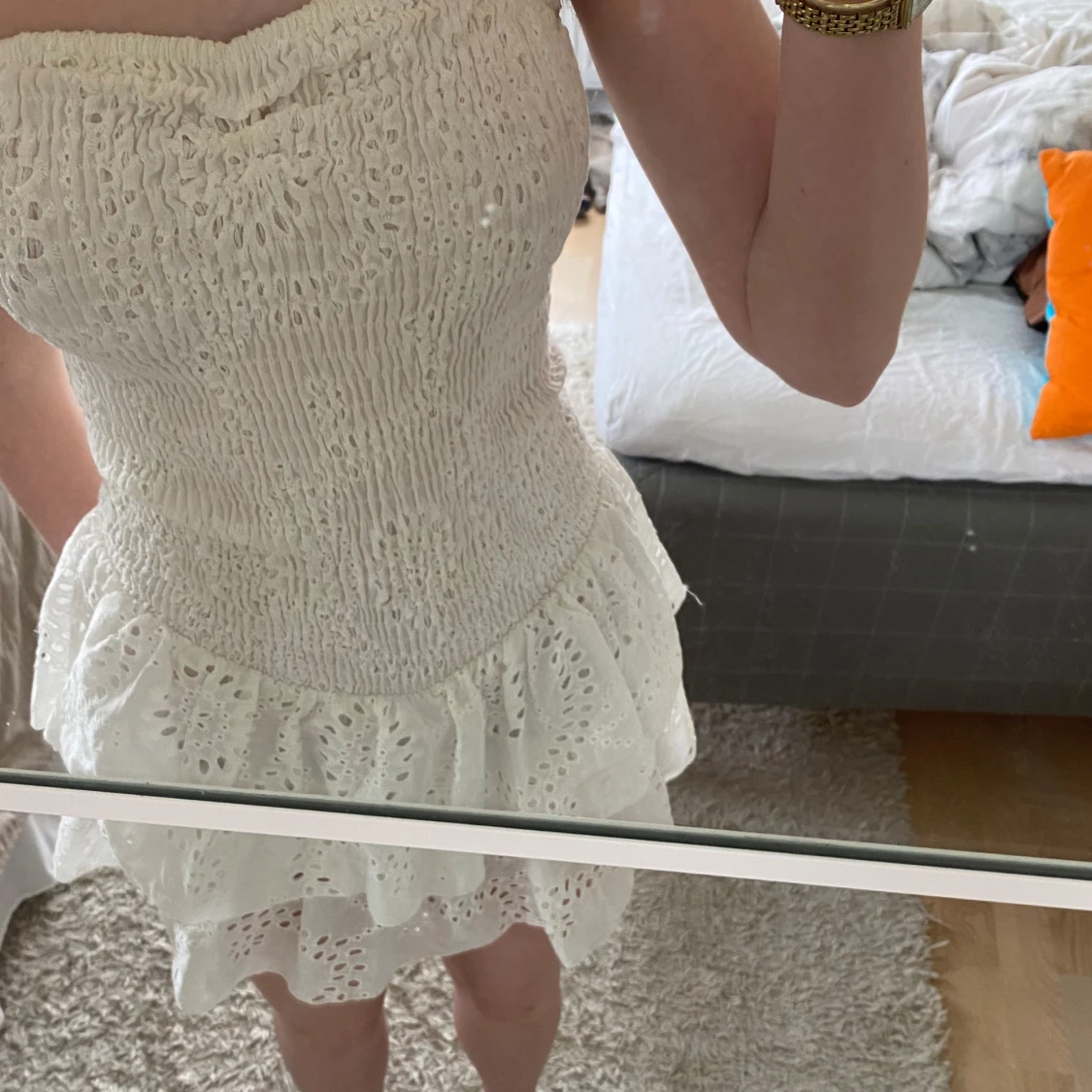 Vit axelbandslös klänning från Meet Me There - 2