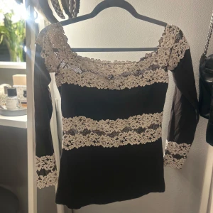 Intimissimi off-shoulder topp - Jätte eftertraktad off-shoulder intimissimi topp💕Pris kan absolut diskuteras🥰