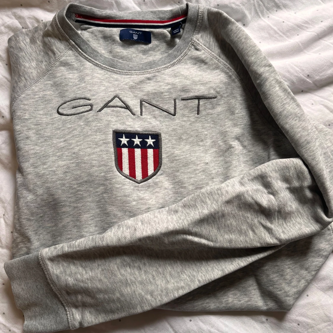 Grå sweatshirt från GANT