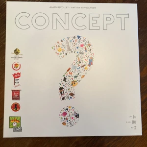 Brädspel Concept - Säljer brädspelet Concept där du kommunicerar utan ord genom att använda ikoner och ledtrådar. Perfekt för spelkvällar med vänner och familj!
