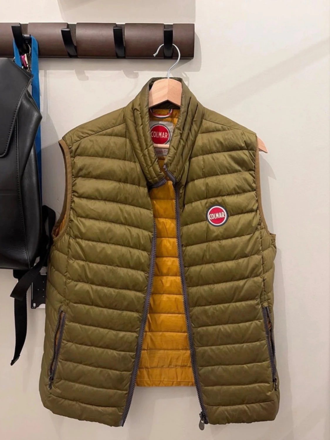 Olivgrön dunväst från Colmar