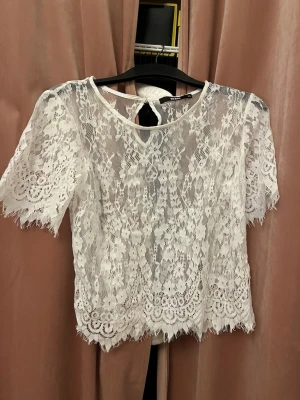 Vit spetstopp - Superfin!