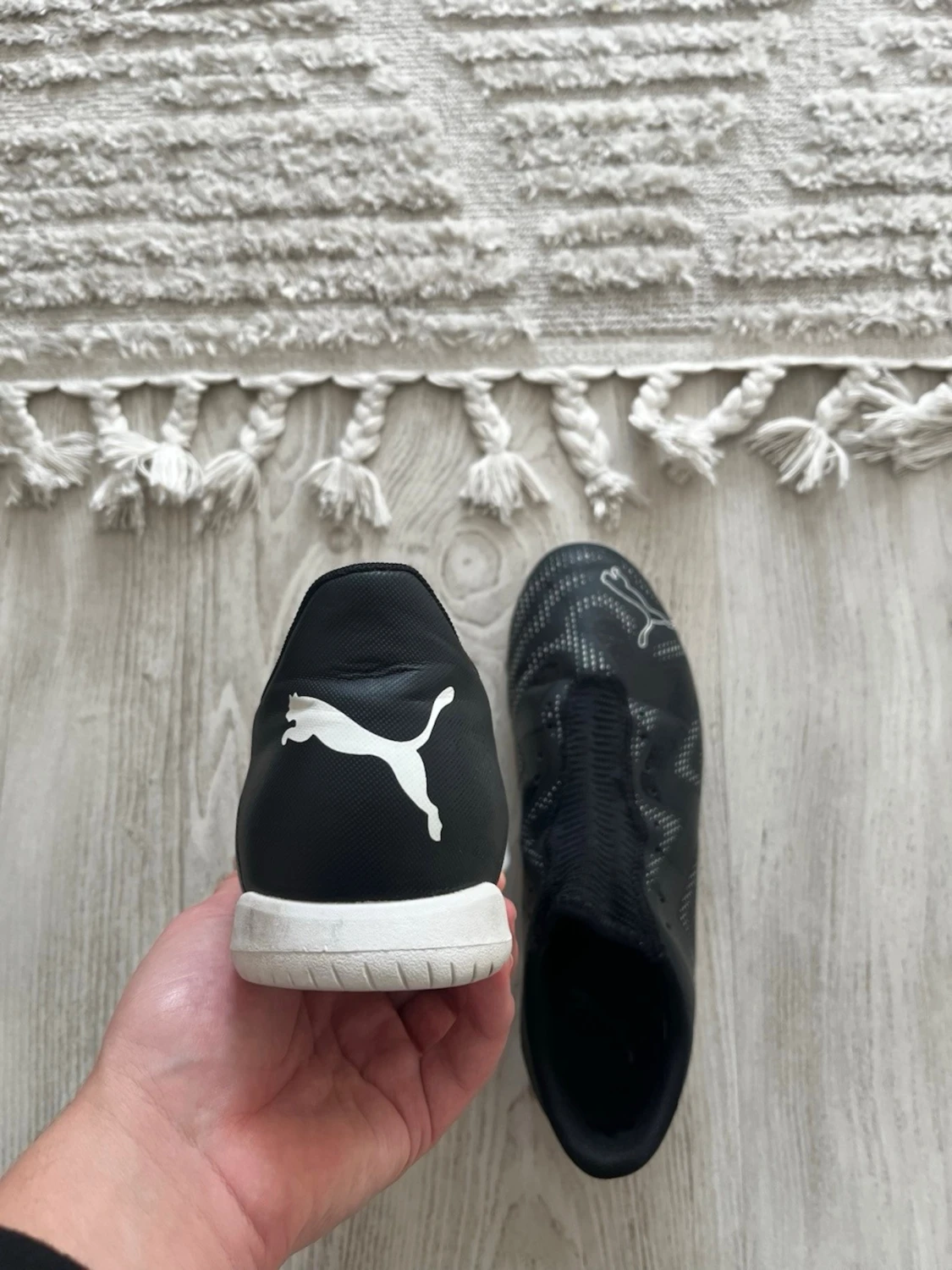 Svarta Puma fotbollsskor - 1